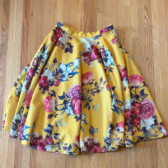 ModCloth Yellow Floral Circle Skirt with Pink & Red Roses - Picture 6 of 6